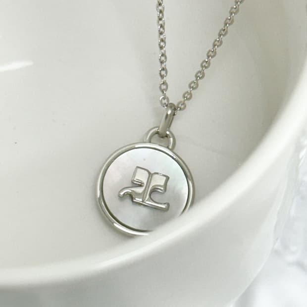 courreges / 꾸레쥬 자개 펜던트  목걸이 