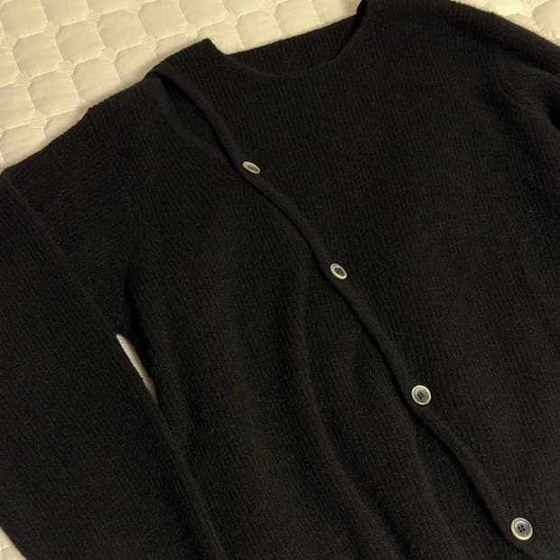 자크뮈스 비대칭 니트