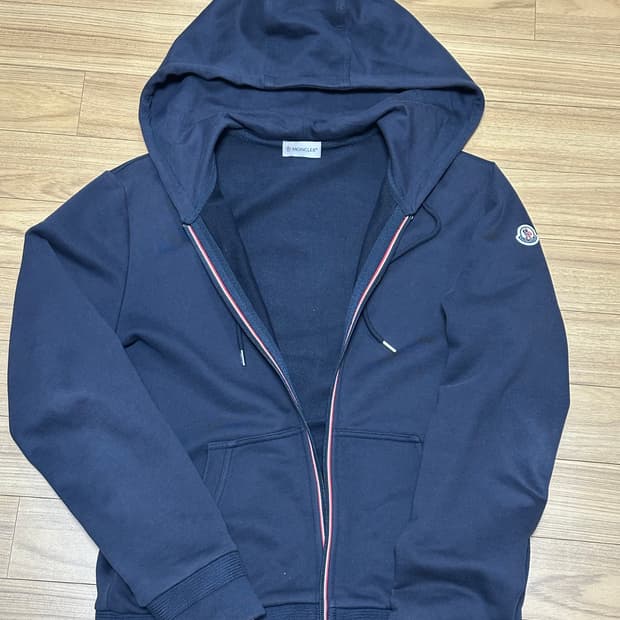몽클레어 후드집업 M