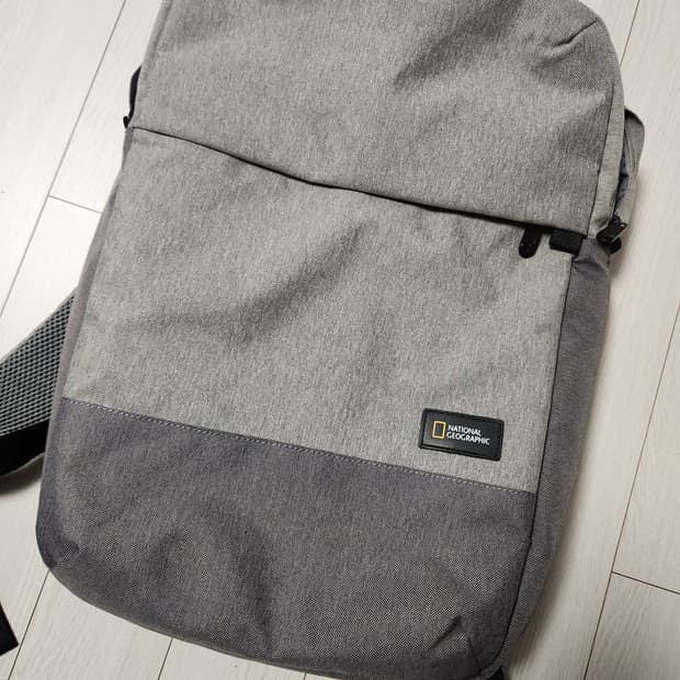 내셔널지오그래픽 DAY PACK 데이팩 노트북 백팩

사용감 거의 없어요