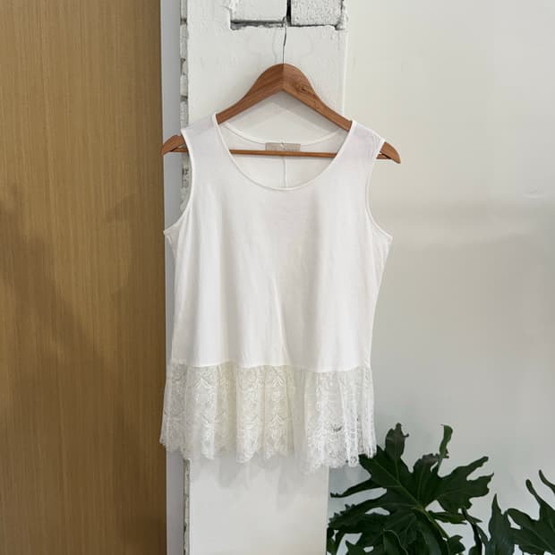Vintage lace sleeveless 