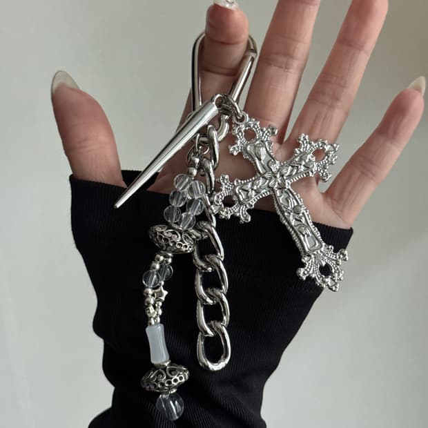 페이어리 클리어볼 오리엔탈 십자가 스터드 키링