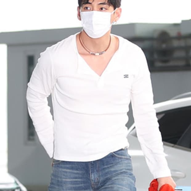 셀린느 트리오페 헨리넥 M (새상품)