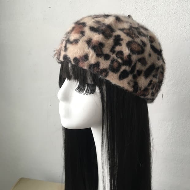 leopard pattern beret
