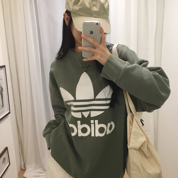 Unisex Adidas Sweatshirt 110