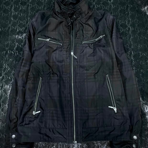 "URBAN COLLECTION" Minimal Check Design