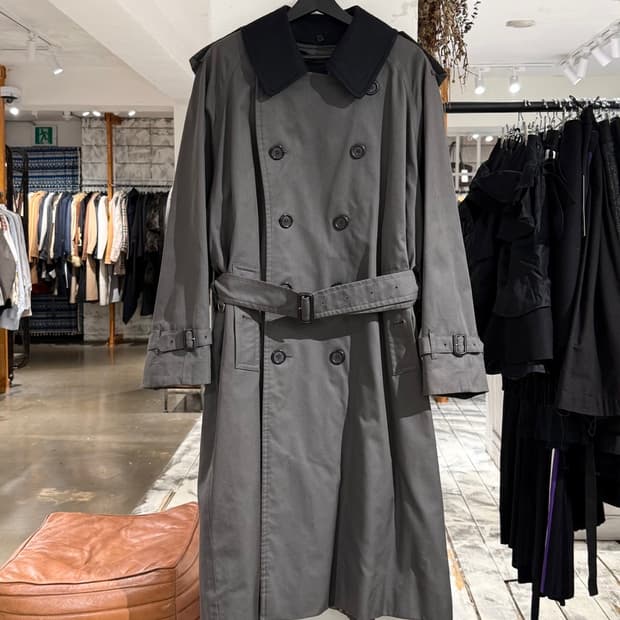 버버리 그레이 벨티드 트렌치 롱 코트