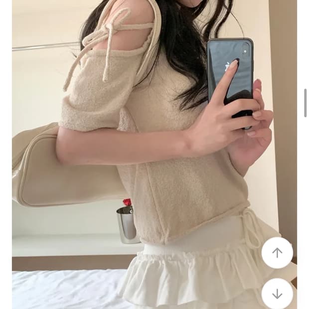 미니포에 리본 어깨트임 니트