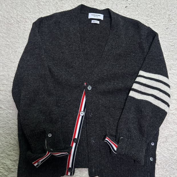 [새상품급, 3] 톰브라운 사선완장 셰틀랜드 가디건