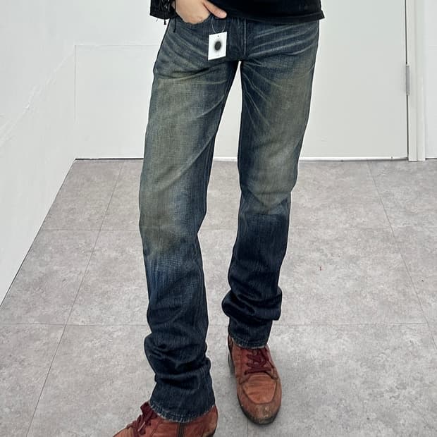 LEGENDA stud waxed coating jeans