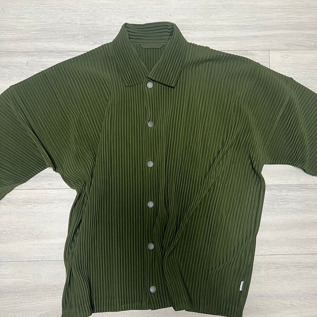 ISSEY MIYAKE HOMME PLISSÉ Pleated Shirt