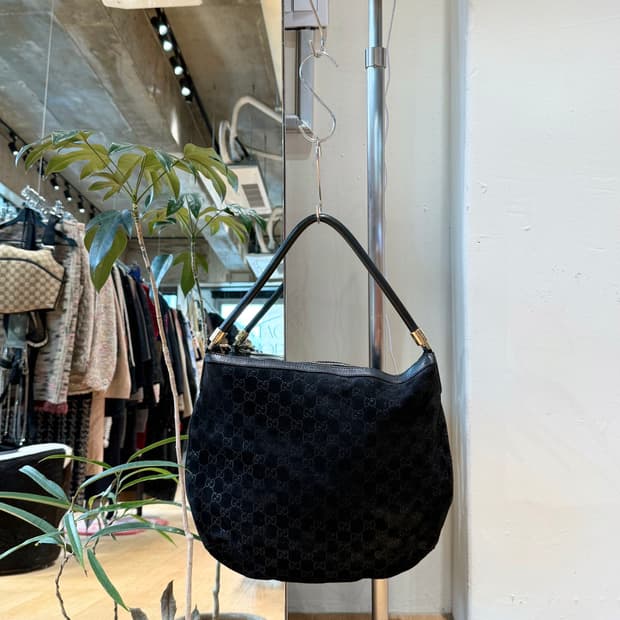 구찌 블랙 GG 스웨이드 호보백 