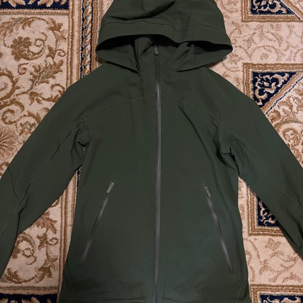 룰루레몬 바람막이 