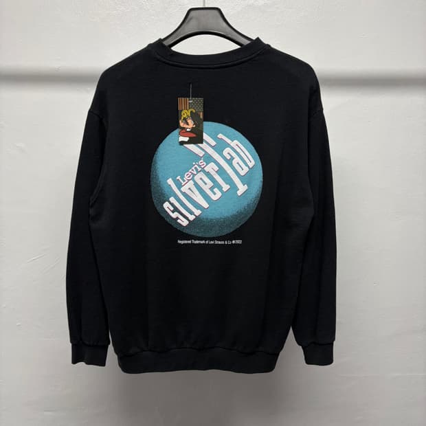 리바이스 실버탭 맨투맨