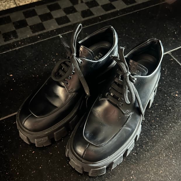 프라다 모놀리스 로퍼 (37 1/2)