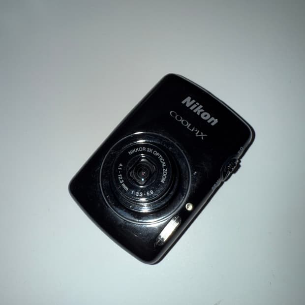 니콘 쿨픽스 s01