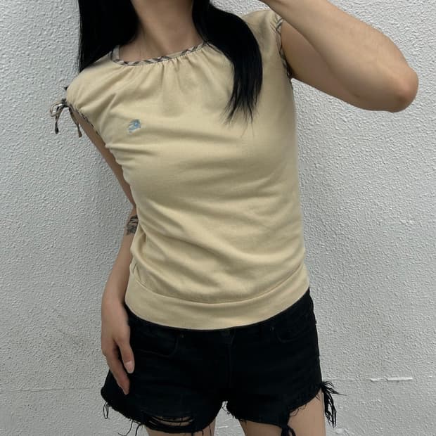 버버리 체크노바 아이보리 나시 38