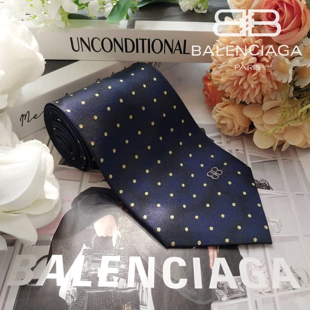 발렌시아가 실크 네이비 도트 패턴 넥타이 9.6cm A등급 K2296