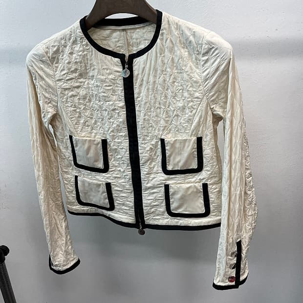 여) 몽클레어 퀼팅 숏자켓 