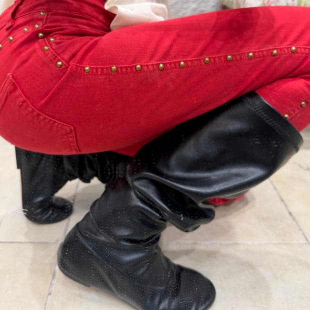 Stud point scarlet skinny