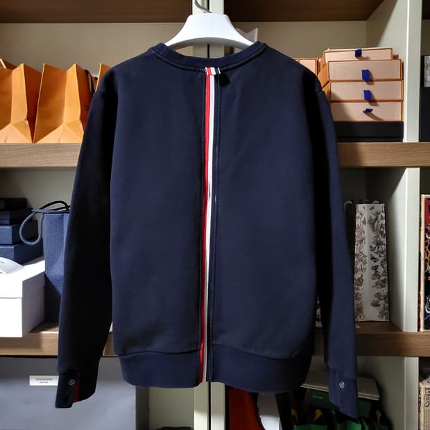 톰브라운 백삼선 맨투맨 3사이즈 네이비