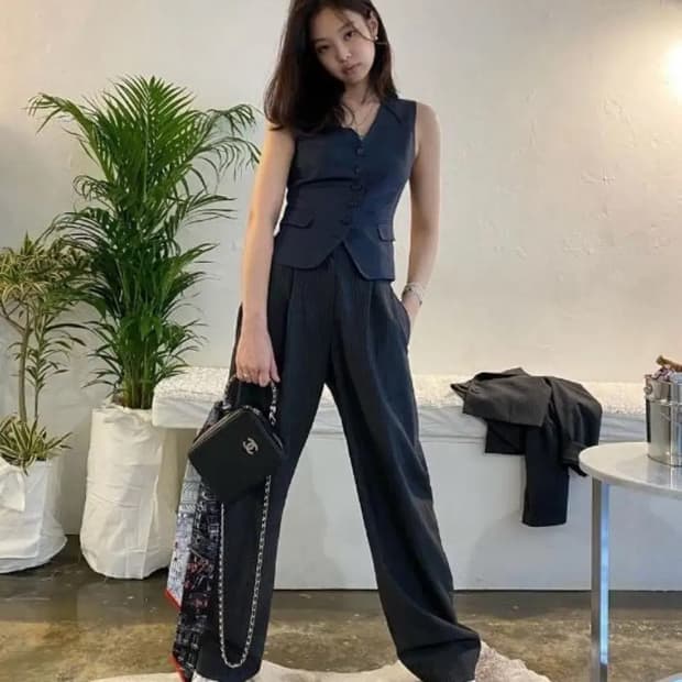 (제니 착용) 마조네 Slim detail vest 조끼