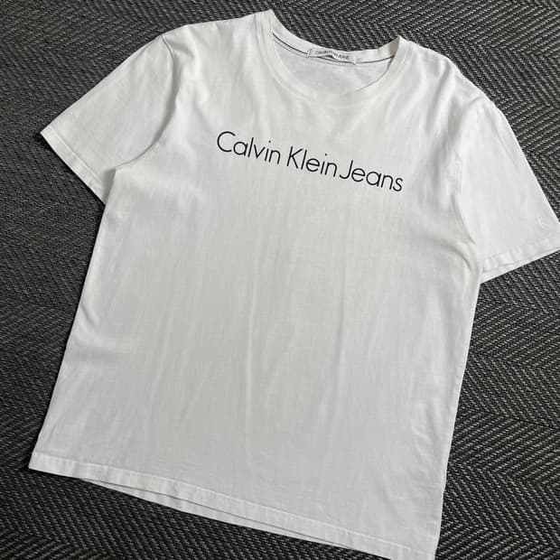 캘빈클라인 스펠아웃 화이트 반팔 티셔츠y 4437
