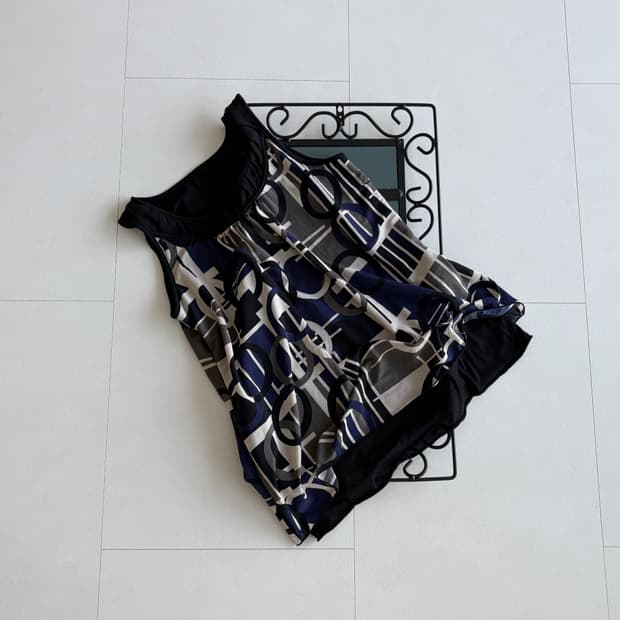 vintage geo print top