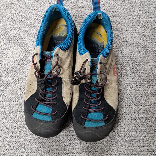 킨(KEEN)의 재스퍼 락