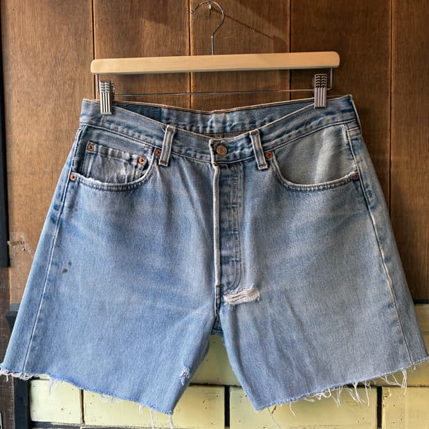 90’s Levi’s 501 Light Blue Denim Shorts 