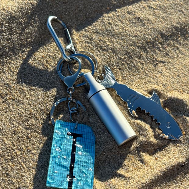 수영장 상어 bottle opener 키링