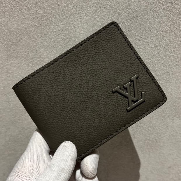 A+ / OS 루이비통 에어로그램 반지갑 그린