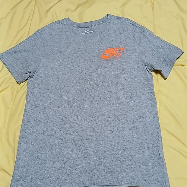 나이키 얇은반팔 100 가슴51 기장69