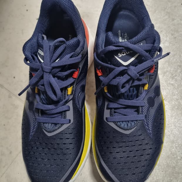 써코니 앤돌핀 스피드4 러닝화 