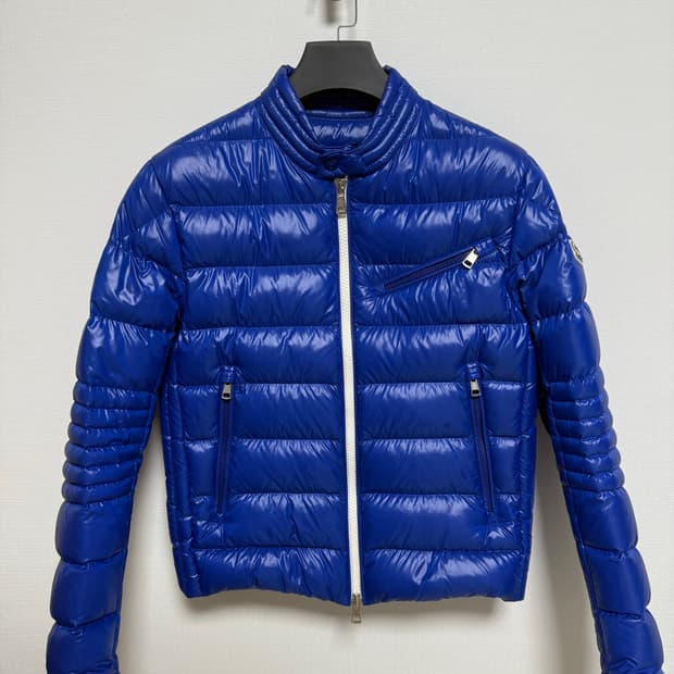 몽클레어 베리어트 바이커 경량패딩 2사이즈