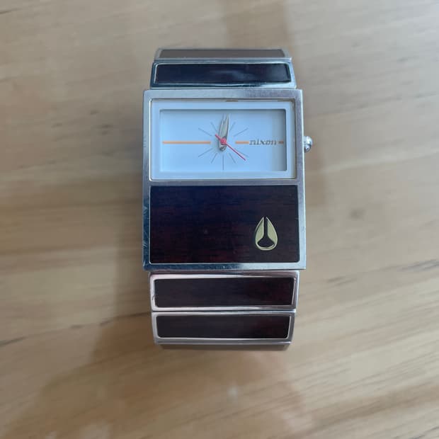 Nixon 빈티지 Chalet 우드 시계