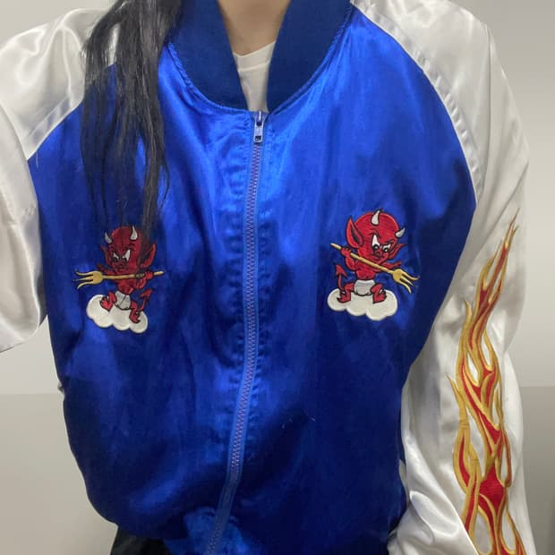 (빈티지)레드데빌 플레임 자수 새틴 스카잔