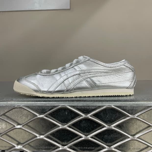 오니츠카 타이거 멕시코 66 SD 실버 235