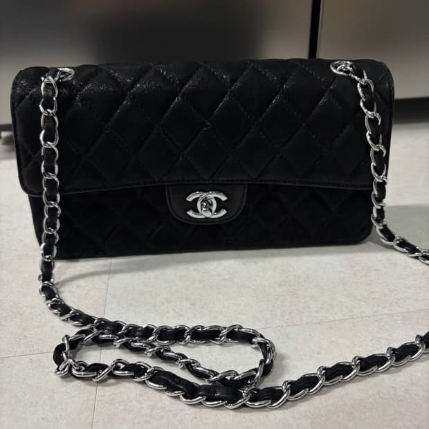 샤넬 클래식 플랩 가방 블랙