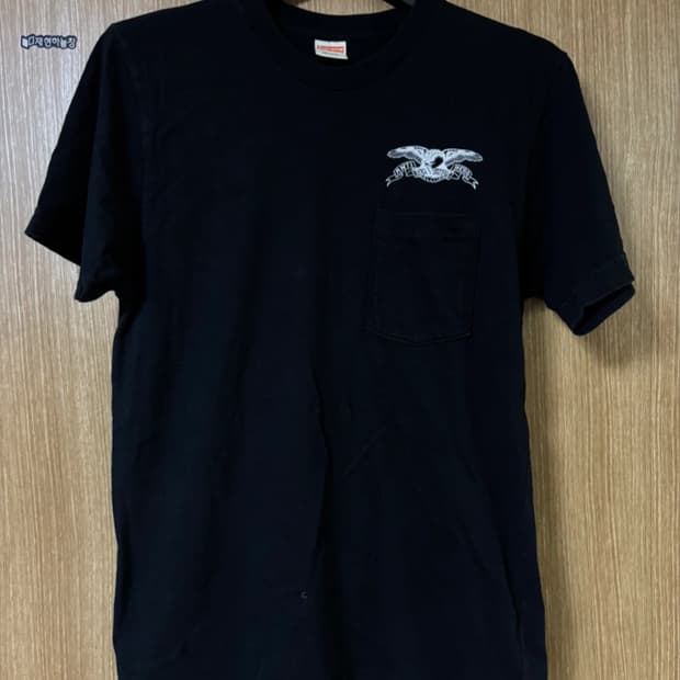 슈프림 x 안티히어로 콜라보 티셔츠 