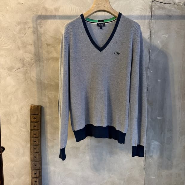 아르마니 브이넥 니트 100