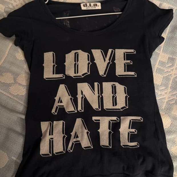 d.i.a 큐빅 스컬 LOVE & HATE 티셔츠 갸루 y2k