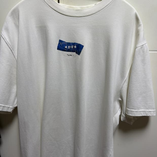 아더에러 해운대 익스클루시브 반팔 A2사이즈 판매합니다