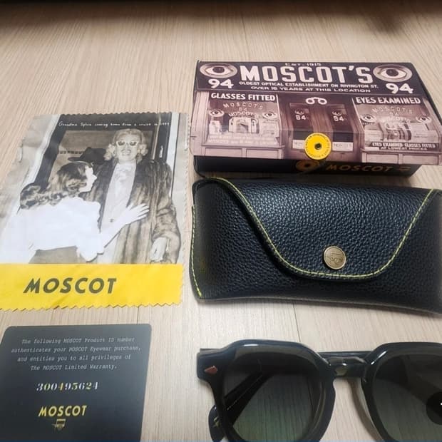MOSCOT DOLT SUN 안경 판매합니다