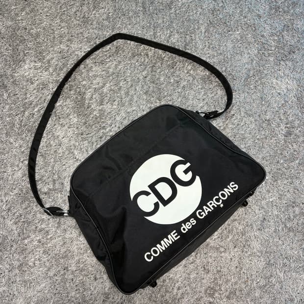 꼼데가르송 크로스백