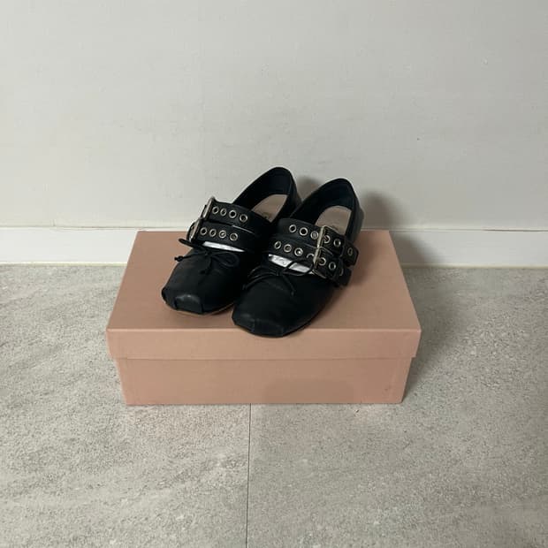 MIU MIU 블랙 발레리나