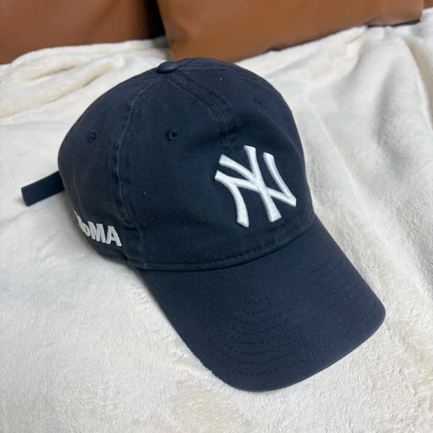 모마 볼캡 뉴에라 모자 뉴에라 x 모마 뉴욕 양키즈 캡 블랙