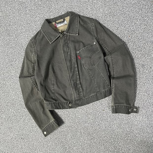 리바이스 엔지니어드진 크롭 데님 자켓