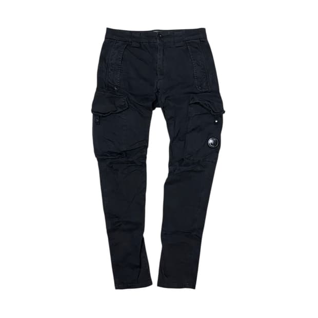 CP 컴퍼니 멀티포켓 유틸리티 블랙 카고팬츠