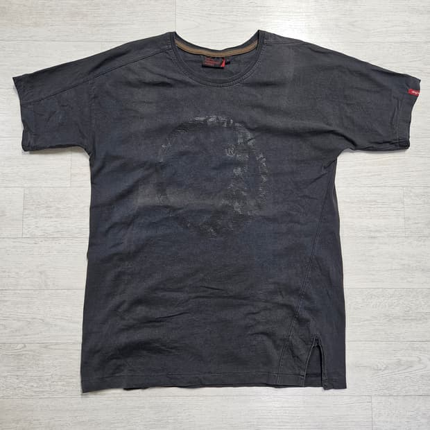 리바이스 엔지니어드진 반팔티셔츠 95